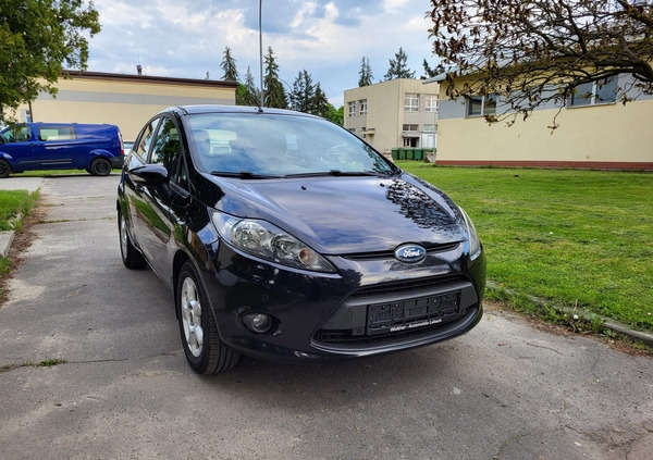 Ford Fiesta cena 18700 przebieg: 192600, rok produkcji 2009 z Rzeszów małe 137